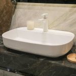 روشویی روسنگی مروارید مدل سورنا 60 با پانچ سفید درجه 2